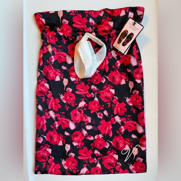 🆕Victoria’s Secret Slippers with Carrying Bag - Picture 6 of 8
